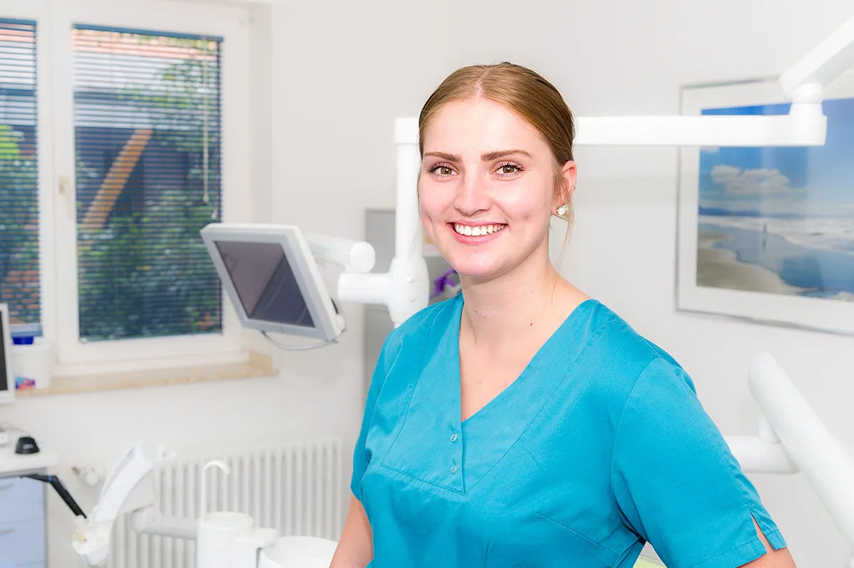 Carolin Stoffelen - Weiterbildung zur zahnmedizinischen Fachassistentin